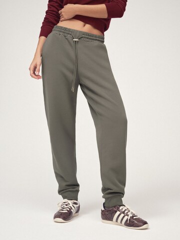 Effilé Pantalon Osia en vert : devant