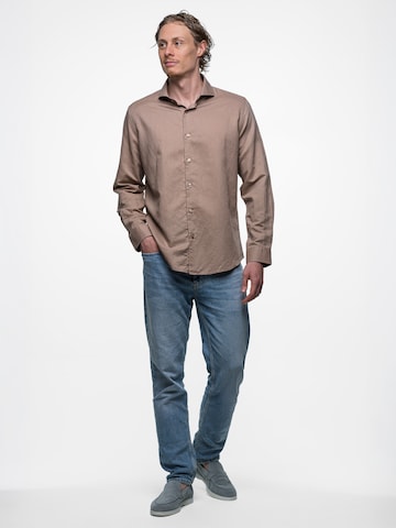 Vercate Slim Fit Businesshemd 'No. 35'‌‌‌‌‌‌‌ in Braun