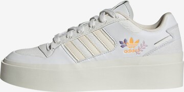 ADIDAS ORIGINALS Ниски маратонки 'Forum Bonega' в бяло: отпред