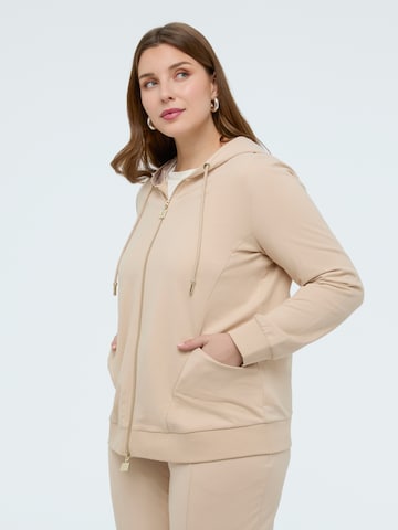 Fiorella Rubino Sweater in Beige