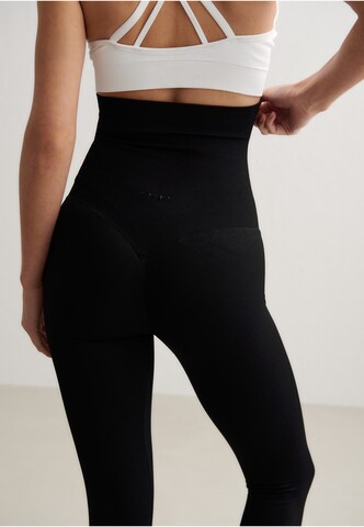 regular Leggings 'Core Control' di Aim'n in nero