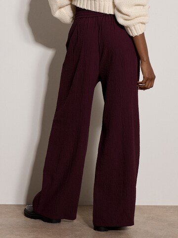 Apricot Wide leg Pants ' ' in Red