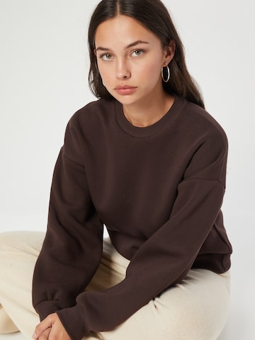 Gina Tricot Sweatshirt i brun