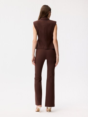 adl Vest in Brown