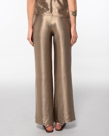 THE-ARE Wide leg Trousers in Beige