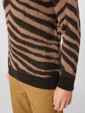 DRYKORN Sweater 'FREDDY' in Brown
