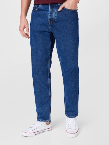 Carhartt WIP - Tapered Calças de ganga 'Newel' em azul: frente