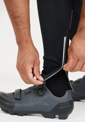 ENDURANCE Leg warmer 'Pacie' in Black
