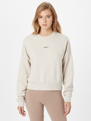 NEBBIA Sportief sweatshirt in Beige: voorkant