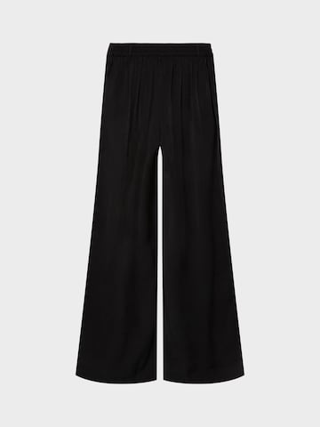 LMTD Wide leg Pleat-Front Pants 'RAILA' in Black