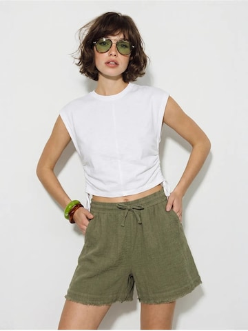 regular Pantaloni di Bianco Lucci in verde
