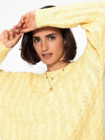 SASSYCLASSY Sweater in Yellow