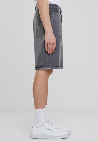 Urban Classics Loosefit Shorts in Grau