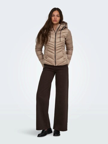 ONLY - Chaqueta de invierno 'ONLMIMI' en marrón