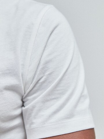 Next - Camiseta en blanco