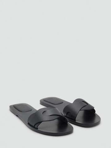 Saboți de la MANGO TEEN pe negru