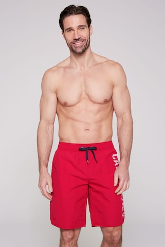 Shorts de bain CAMP DAVID en rouge : devant