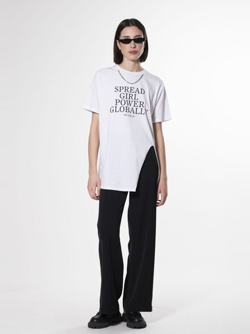 Influencer T-Shirt in Weiß