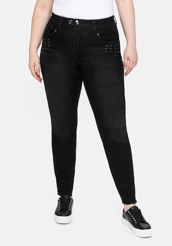 SHEEGO Skinny Jeans in Black: front