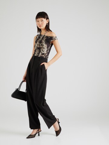 Wide leg Pantaloni con pieghe 'RITA' di VERO MODA in nero