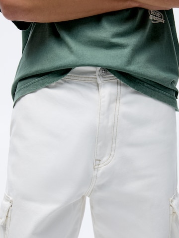 Pull&Bear Широки крачоли Карго панталон в бяло
