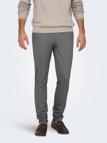 Coupe slim Pantalon chino 'ONSMark' Only & Sons en gris : devant