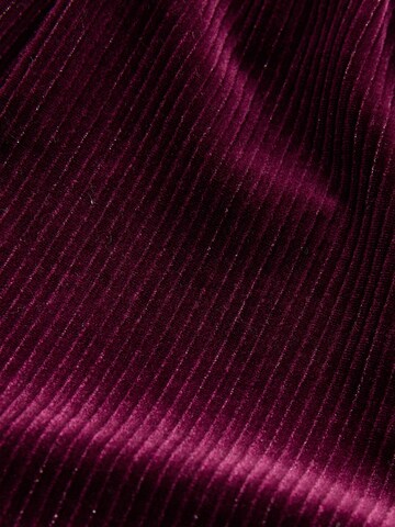 Ensemble Next en rouge