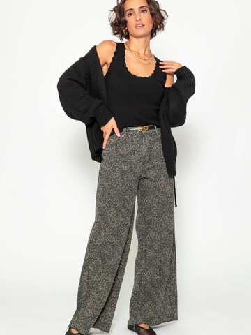 SASSYCLASSY Top in Black