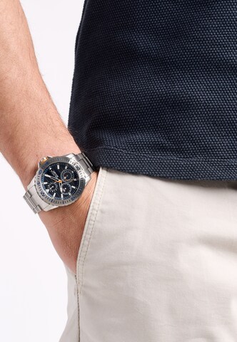 Orologio analogico 'NST' di NAUTICA in argento: frontale
