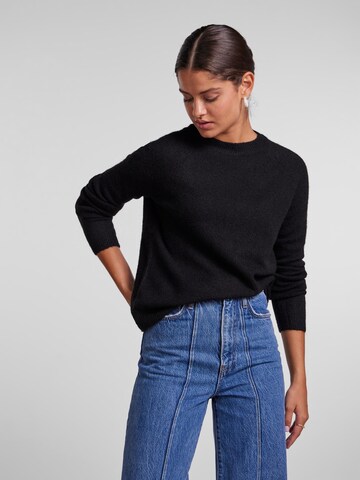 Pull-over PIECES en noir : devant