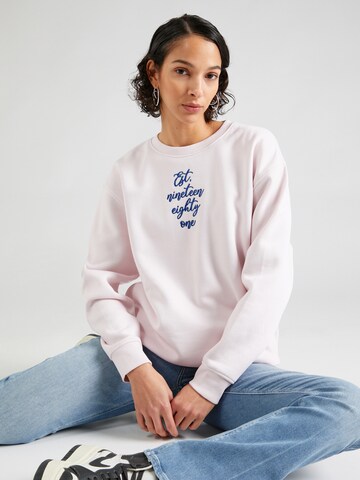 GUESS Sweatshirt i pink