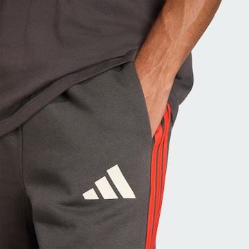 ADIDAS PERFORMANCE regular Παντελόνι φόρμας ' AUDI REVOLUT F1 TEAM DNA SHORTS ' σε μαύρο