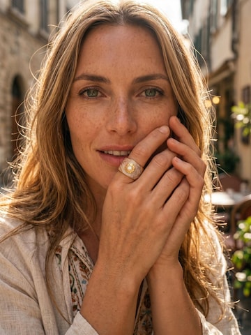 Nemomatheo Ring 'Émaille Floral' in Beige: front