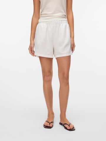 Loosefit Pantaloni 'VMMelaney' di VERO MODA in bianco: frontale