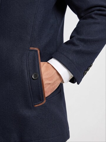 ALLTHEMEN Winter Coat 'Farbkante' in Blue