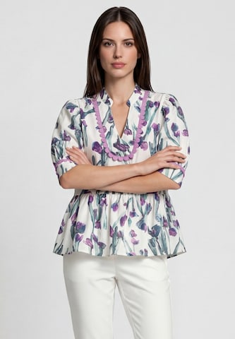 Usha - Blusa en blanco: frente