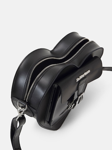 juoda Dr. Martens Kuprinė