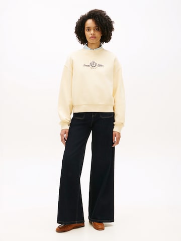 TOMMY HILFIGER Tréning póló 'Varsity' - bézs