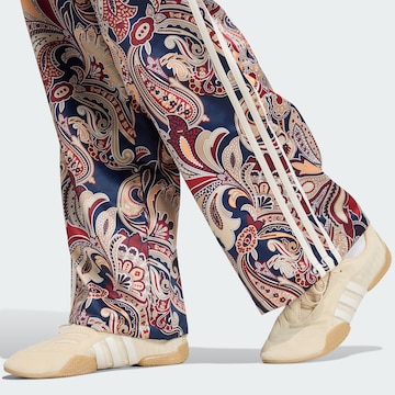 ADIDAS ORIGINALS Szeroka nogawka Spodnie 'Liberty London Firebird' w kolorze niebieski