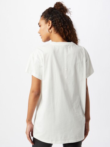 T-shirt 'Ina' ABOUT YOU x GNTM en blanc