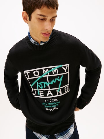 Tommy Jeans Neulepaita värissä musta