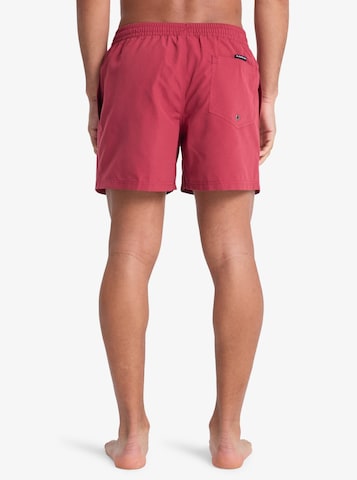 QUIKSILVER Regular Badeshorts in Rot