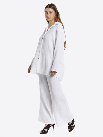 Elara Huispak in Wit