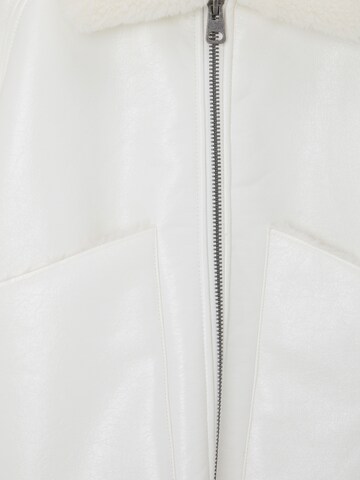 Veste mi-saison Pull&Bear en blanc