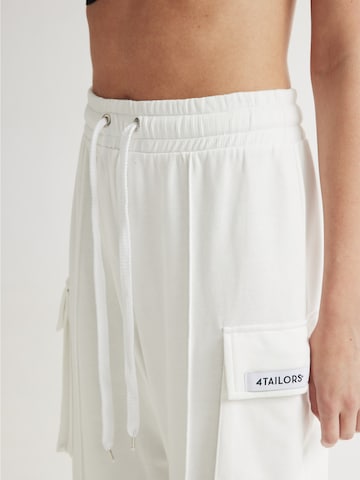 Loosefit Pantaloni cargo 'Flow' di 4TAILORS in beige