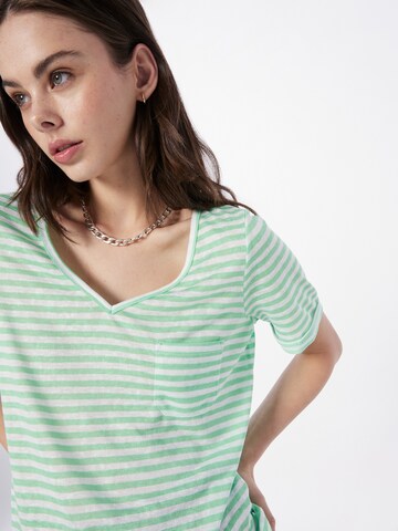 OBJECT - Camiseta 'Tessi' en verde