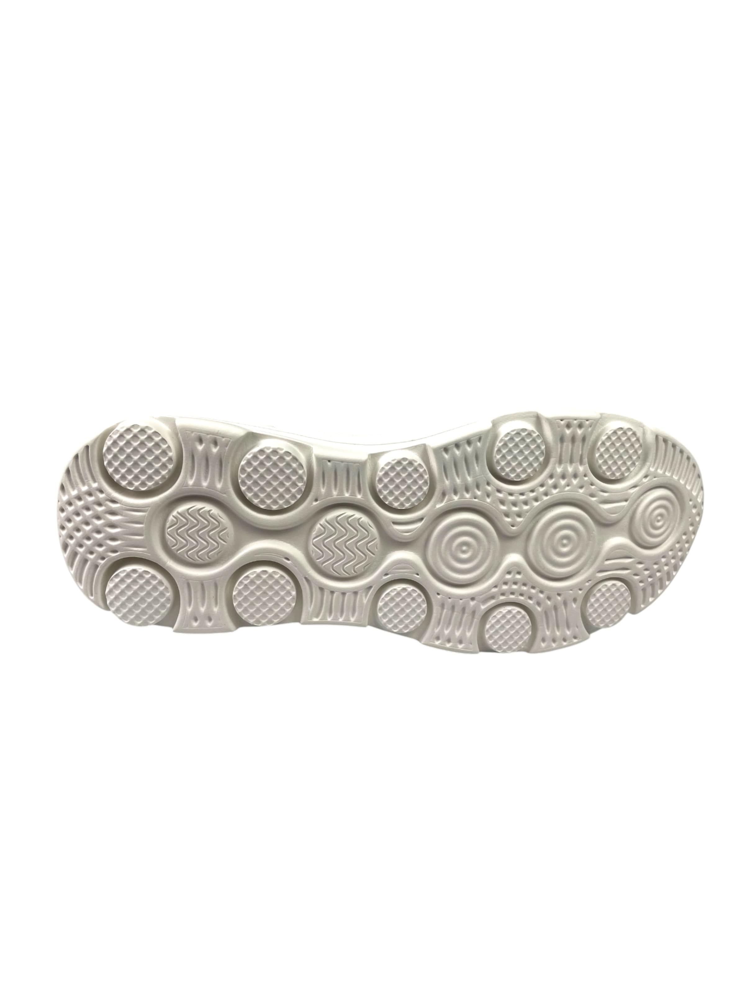 Chaussure basse 'Sneaker' Kumixi en blanc