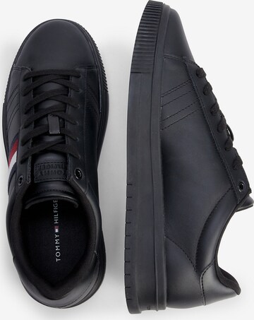 TOMMY HILFIGER Sneakers laag in Zwart