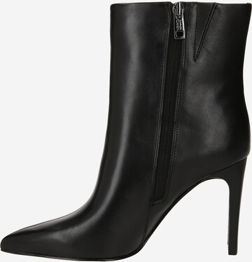 NEWD.Tamaris Bootie in Black