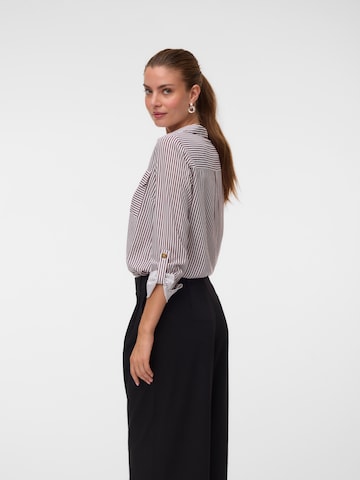Bluză 'VMBumpy' de la VERO MODA pe roșu